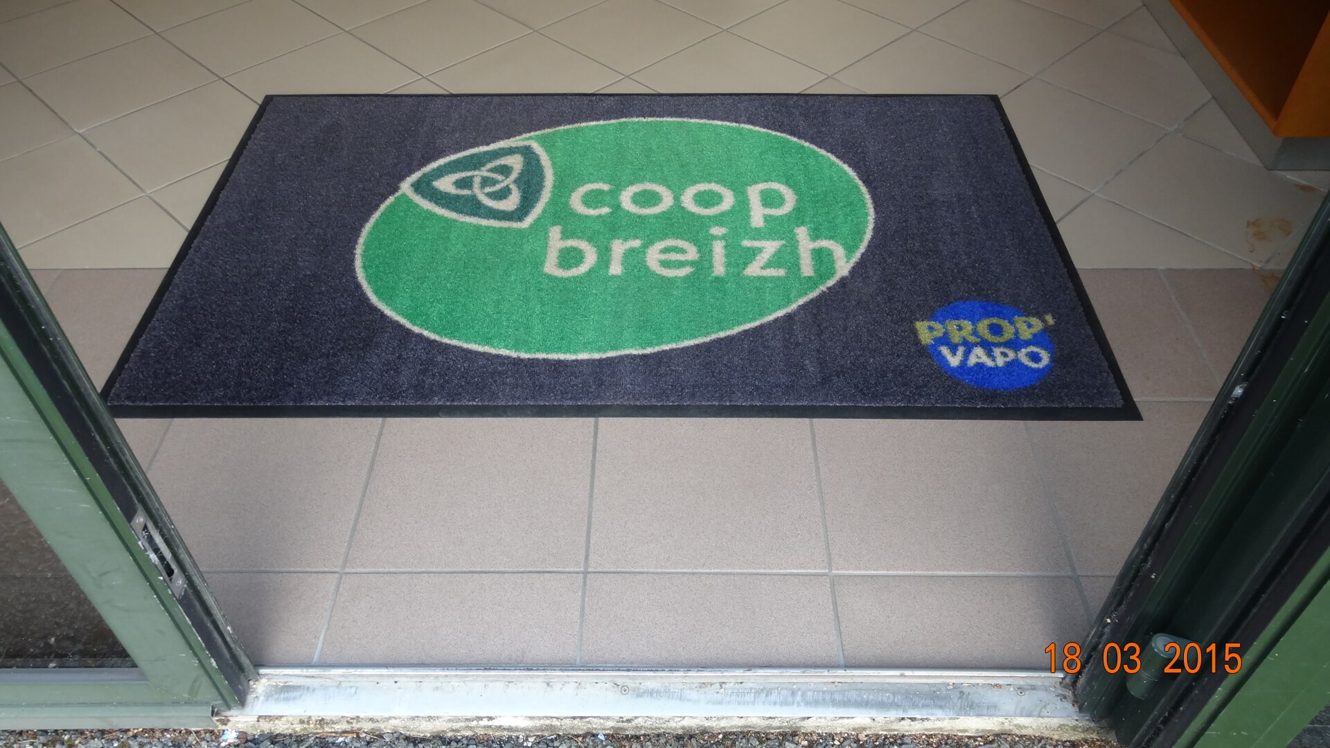 Prop’vapo s’occupe de vos tapis d’accueil ou d’ornement